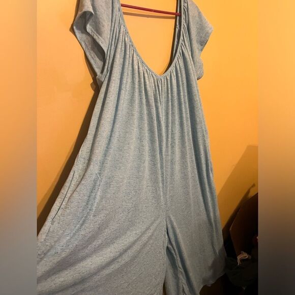 Free people beach  blue linen blend oversized jumpsuit xs - Picture 1 of 11